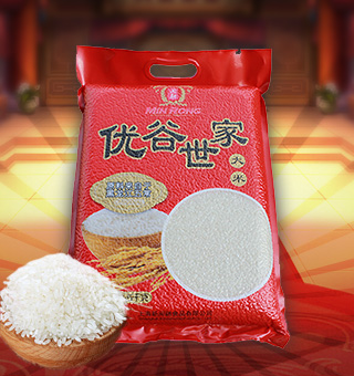 新閩融優(yōu)谷世家五常大米:產(chǎn)自黑龍江五常5kg，五常稻花香大米其品質(zhì)可謂上乘，米粒均勻，色澤光亮，醇厚綿長(zhǎng)，芳香四溢。成飯食味清淡略甜，綿軟略粘，芳香爽口，飯粒表面油光艷麗， 剩飯不回生，是百姓餐桌上的******，是日常生活中做米飯的佳品。