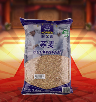 廚之選(HORECA SELECT)蕎麥產(chǎn)自遼寧朝陽2.5kg每袋，精選蕎麥為原材料，經(jīng)人工清洗去雜等多道工序，精心制作而成。質(zhì)地干燥，選料考究，口味純正，特有的醇香，品質(zhì)有保障，受眾人喜愛。塑料質(zhì)地包裝，其含有豐富營養(yǎng)，使用方便，美味可口，深受廣大消費者青睞。