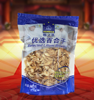 廚之選(HORECA SELECT)優(yōu)選百合干產(chǎn)自甘肅蘭州500g每袋，精選優(yōu)質(zhì)甘肅百合為原料，經(jīng)先進工藝精心制作而成，質(zhì)地細膩，片片均勻，晶瑩剔透。百合的含糖量高，另外大部分是淀粉、蛋白質(zhì)及脂肪等成分，歷來被認為是營養(yǎng)價值較高的佳品?？芍谱鞲鞣N菜肴，也可用來煲粥，在制作甜品時可同枸杞、紅棗一起煲糖水，味道更佳，是您健康的好選擇。