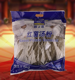 廚之選紅薯湯粉產(chǎn)自山東濟寧1.5kg每袋，精選優(yōu)質(zhì)紅薯淀粉等為原料，融合水精制而成，品質(zhì)優(yōu)良，天然上等，營養(yǎng)豐富。入口順滑，口齒留香，產(chǎn)品選料考究，口味純正，美味又健康，品質(zhì)優(yōu)質(zhì)，值得信賴。塑料質(zhì)地包裝，粉絲分明可見，食用簡單方便，是廚房常備品的上佳選擇。
