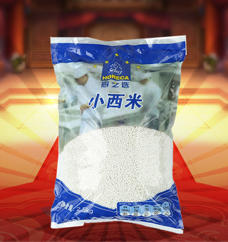 廚之選(HORECA SELECT)小西米產(chǎn)自廣東廣州2.5kg每袋，選用優(yōu)質(zhì)木薯為原料，天然無公害的木薯經(jīng)層層篩選，經(jīng)先進的工藝精制而成。小西米飽滿鮮亮，色澤盈潤，滿足你的味蕾，嚴苛的每個步驟確保每顆都是優(yōu)質(zhì)的真材實料。小西米煮粥味香松軟，甜糯密稠，黏而不膩，蘊含自然甜味。