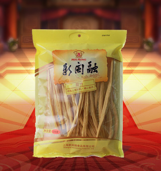 新閩融腐竹產(chǎn)自河南許昌250g每袋，采用優(yōu)質(zhì)大豆，保證所有原材料來(lái)自純正的原產(chǎn)地，無(wú)污染的生長(zhǎng)環(huán)境，現(xiàn)代化的種植技術(shù)，綠色健康。皮質(zhì)光滑，色澤黃白，油光透亮，腐竹作為高蛋白食物，豆香濃郁，口感爽滑，營(yíng)養(yǎng)豐富。