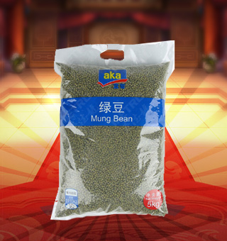 宜客(AKA)綠豆產(chǎn)自吉林白城5kg每袋，精選優(yōu)質(zhì)綠豆，粒粒飽滿，用清水洗凈，與百合、蓮子等燉湯；與大米熬綠豆粥等。富含人體所需的多種維生素、礦物質(zhì)及微量元素，營養(yǎng)健康，深受廣大消費者的認可與喜愛。
