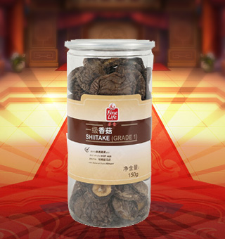 薈食(FINE LIFE)一級(jí)香菇 產(chǎn)自河南駐馬店150g每袋，質(zhì)輕盈，有特殊天然菌香，味道鮮美，風(fēng)味獨(dú)特，保留了豐富的營(yíng)養(yǎng)成分。采取透明包裝，新鮮清晰可見，干凈衛(wèi)生，方便存放冷藏，方便消費(fèi)者們的選購(gòu)，安全健康，放心購(gòu)買。