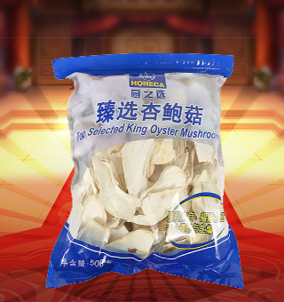 廚之選(HS)臻選杏鮑菇產(chǎn)自福建古田500g每袋，精選優(yōu)質(zhì)杏鮑菇，經(jīng)先進(jìn)工藝加工而成，其味清香可口，質(zhì)地細(xì)膩，是一種風(fēng)味獨(dú)特的食用菌。將本品用清水洗凈浸泡后，可直接與肉絲爆炒、排骨煲湯，或作為佐料，葷素皆宜。本產(chǎn)品采用的是袋裝的包裝方式，包裝較輕，讓您攜帶起來更加的方便自如。