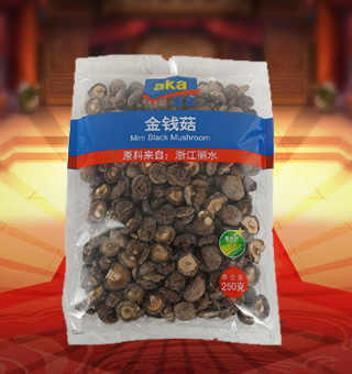 宜客(AKA)金錢菇產(chǎn)自浙江麗水250g每袋，精選優(yōu)質(zhì)金錢菇，經(jīng)先進(jìn)工藝加工而成，其味清香可口，質(zhì)地細(xì)膩，是一種風(fēng)味獨(dú)特的食用菌。將本品用清水洗凈浸泡后，可直接與肉絲爆炒、排骨煲湯，或作為佐料，葷素皆宜本產(chǎn)品采用的是袋裝的包裝方式，包裝較輕，讓您攜帶起來更加的方便自如。