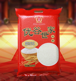 新閩融優(yōu)谷世家五常大米產(chǎn)自黑龍江五常10kg每袋，五常大米受產(chǎn)區(qū)獨(dú)特的地理、氣候等因素影響，干物質(zhì)積累多，直鏈淀粉含量適中，支鏈淀粉含量較高。由于水稻成熟期產(chǎn)區(qū)晝夜溫差大，五常稻花香大米中可速溶的雙鏈糖積累較多，對(duì)人體健康有益，有助于消化吸收。