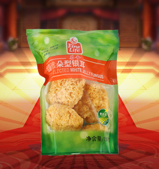 薈食(FINE LIFE)臻選朵型銀耳產(chǎn)自福建寧德150g每袋，精選優(yōu)質(zhì)片狀銀耳經(jīng)過領(lǐng)先工藝烘干而成，衛(wèi)生安全，色澤乳白色，半透明，柔軟有彈性。可直接與肉絲爆炒、與枸杞、紅棗煲湯，或作為佐料，葷素皆宜，食法多樣，是一道美味食材。采用透明的塑料包裝，大氣美觀，新鮮清晰可見，方便消費者們的選購，質(zhì)量保證，放心購買。